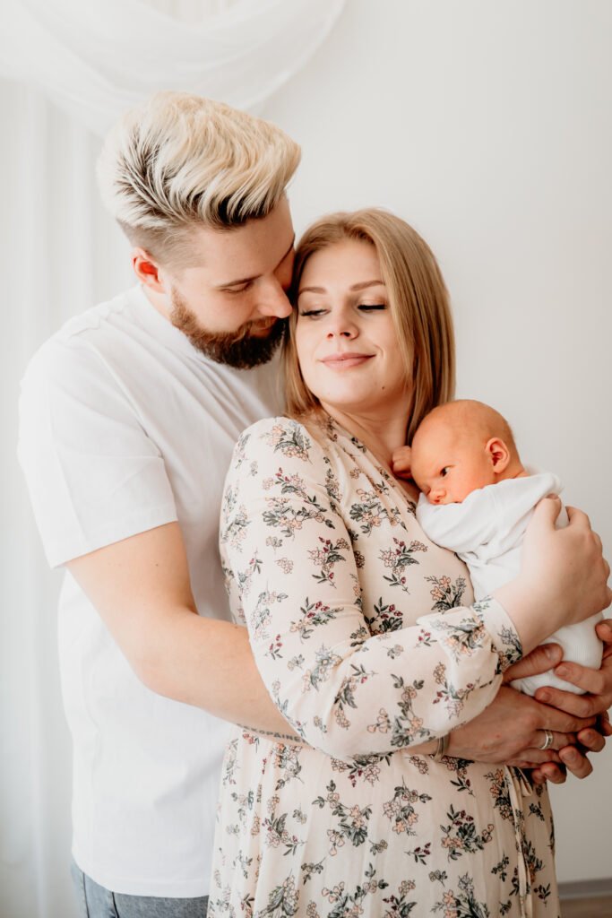 Newbornkuvaus, vastasyntyneenvalokuvaus, newbornkuvaus studiossa joensuu