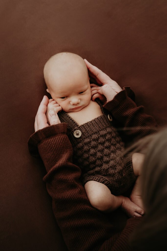 Newbornkuvaus, vastasyntyneenvalokuvaus, newbornkuvaus studiossa joensuu